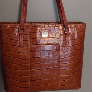 Dooney and Bourke shoulder bage